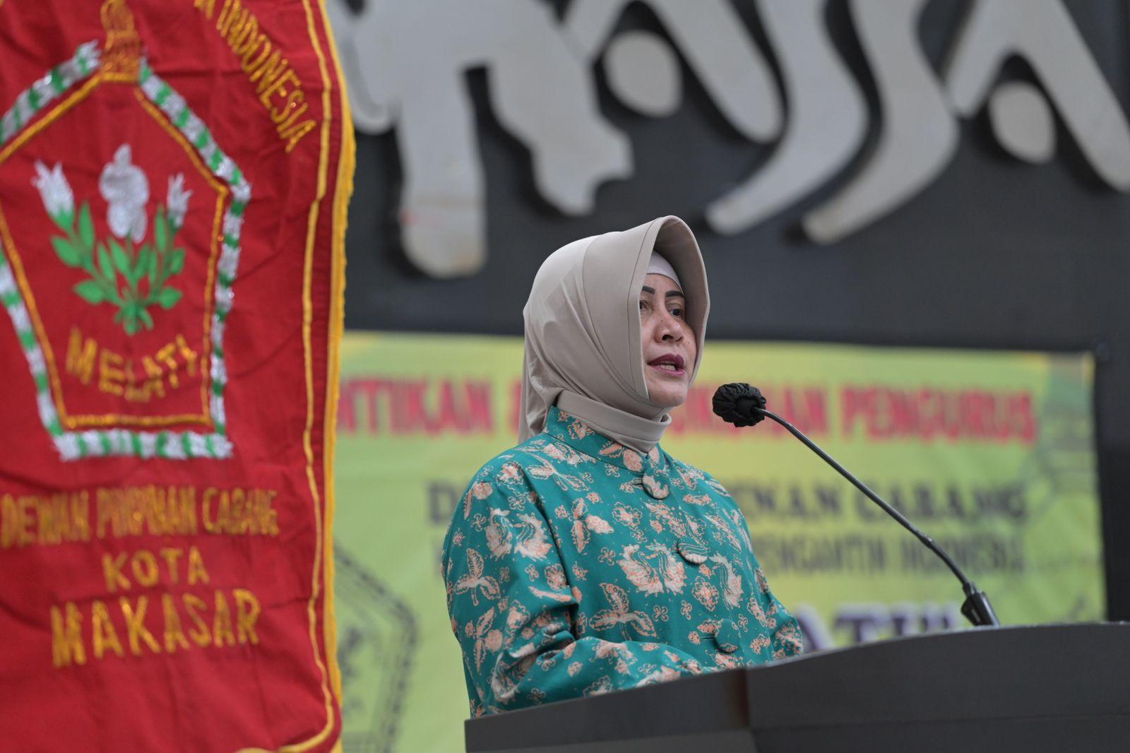 Ketua TP PKK Kota Makassar Kukuhkan Pengurus Himpunan Ahli Rias Pengantin Melati